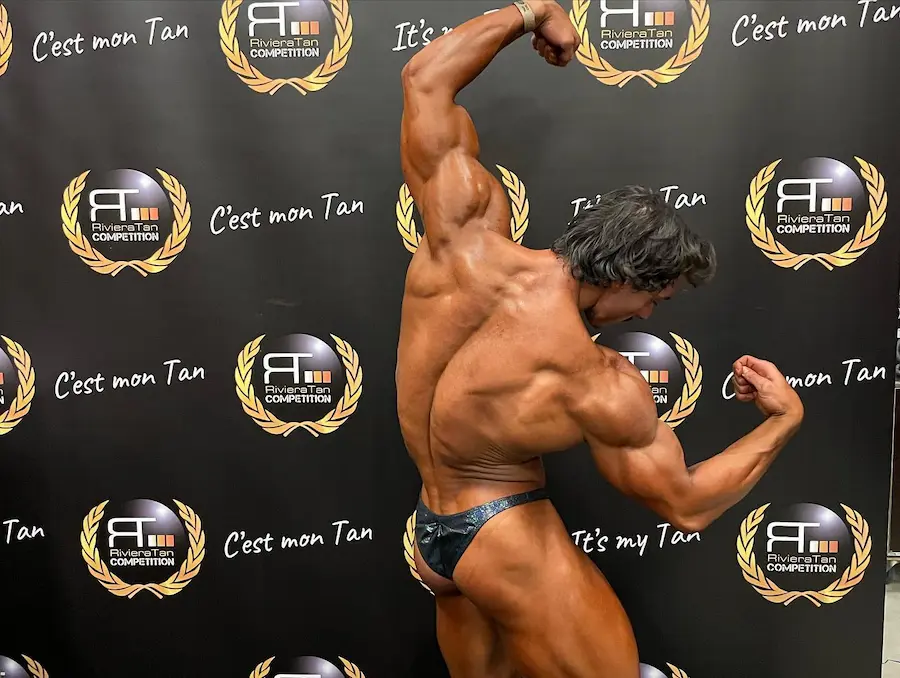 Résultat tan Riviera Tan Compétition sur un athlète de bodybuilding